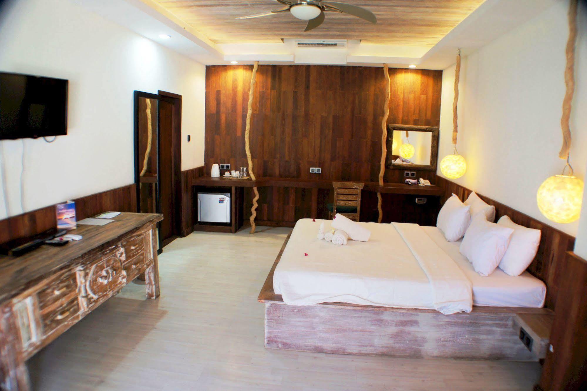 Samba Beachfront View Resort Gili Trawangan